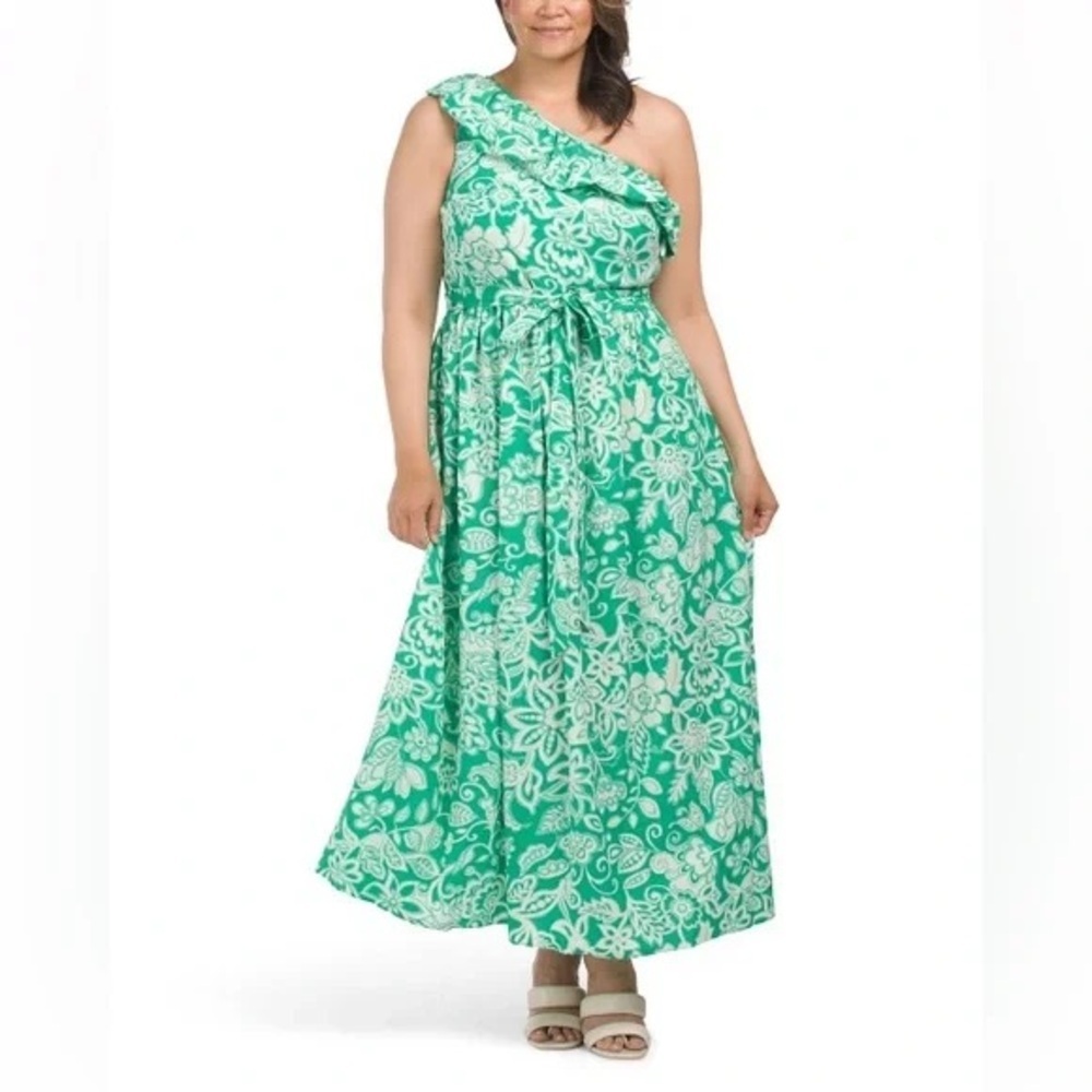 MAISON TARA | Plus Ghost Crepe Dress